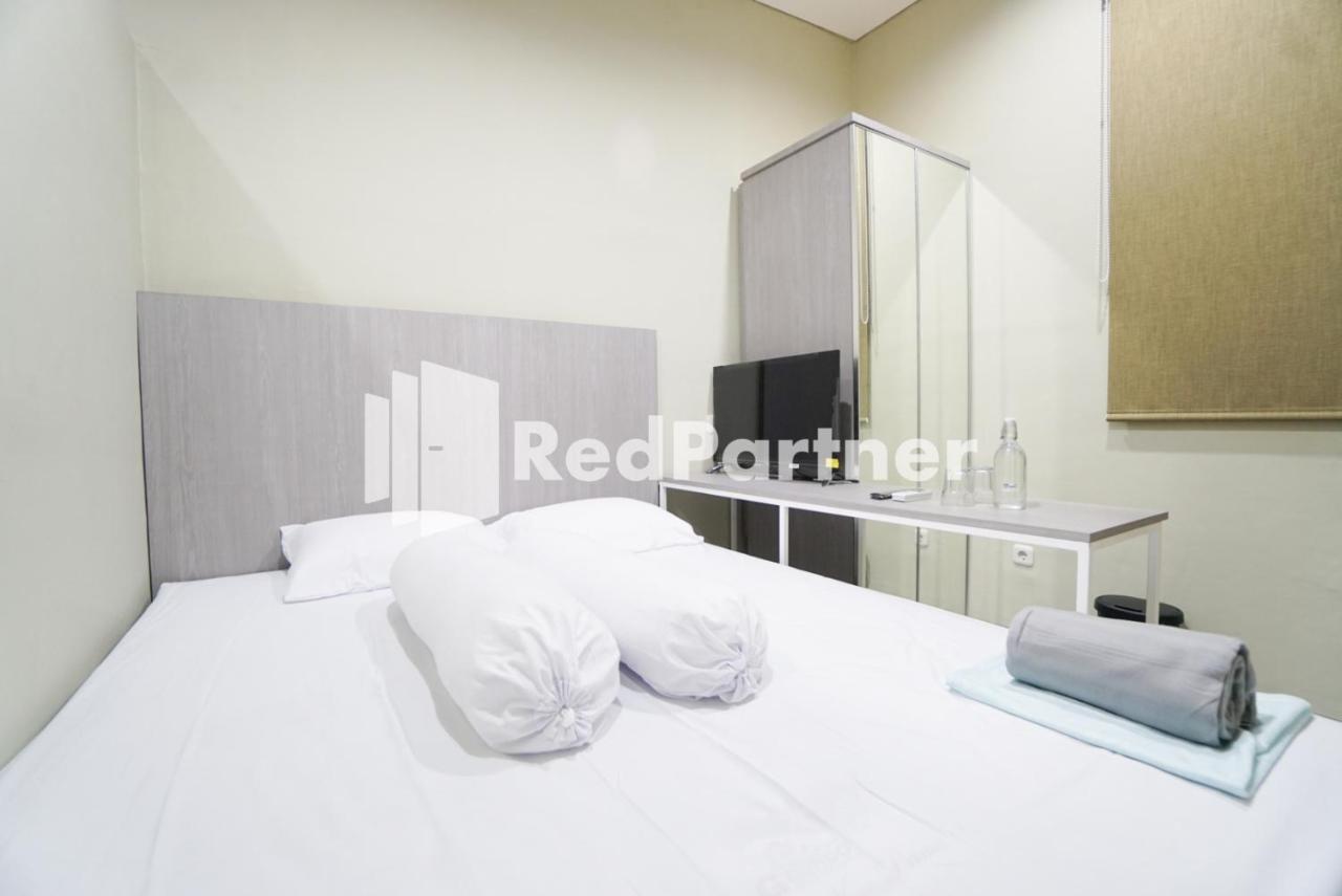 Tomang Gelong Guest House Syariah Mitra Reddoorz Jakarta Eksteriør billede
