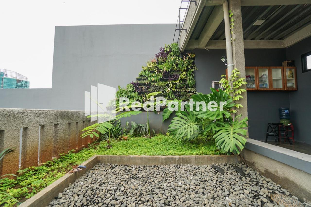Tomang Gelong Guest House Syariah Mitra Reddoorz Jakarta Eksteriør billede