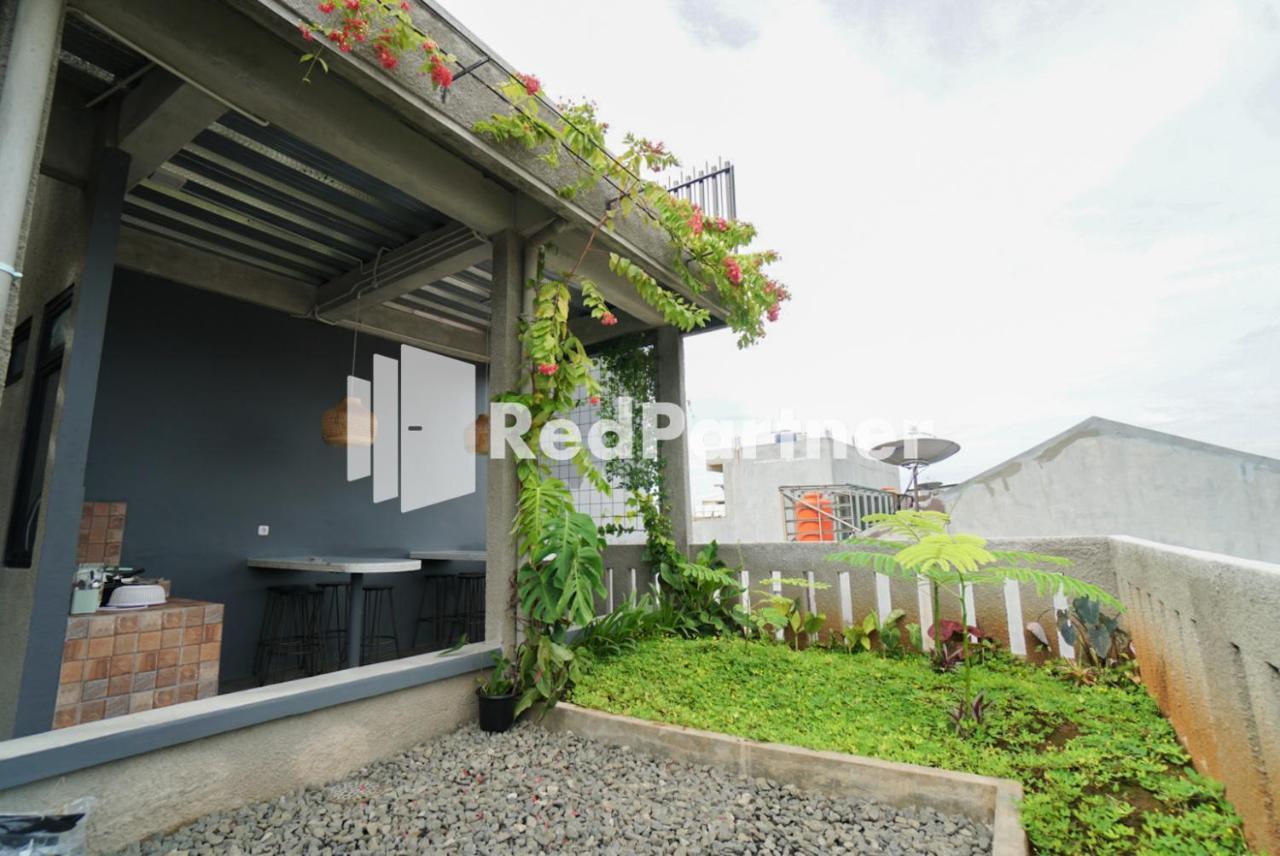 Tomang Gelong Guest House Syariah Mitra Reddoorz Jakarta Eksteriør billede